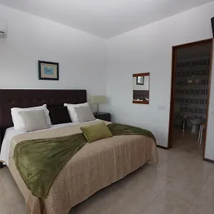 Front Line Bay Apartamento